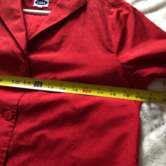 Tabi Red Silk lounge jacket - Picture 6 of 10